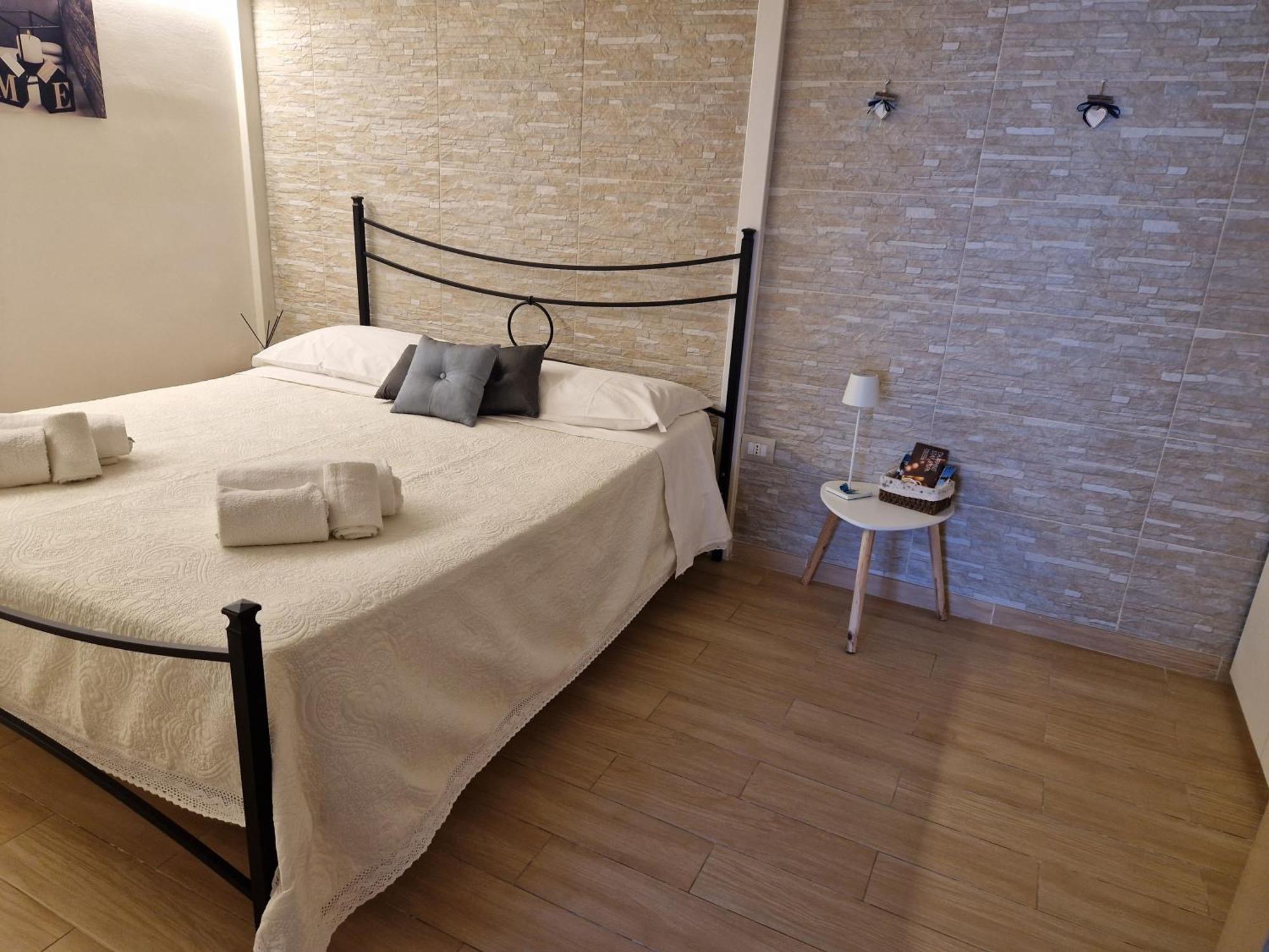 Nonna Tetta Chic Station & Center Walkable Apartment โมโนโปลี ภายนอก รูปภาพ